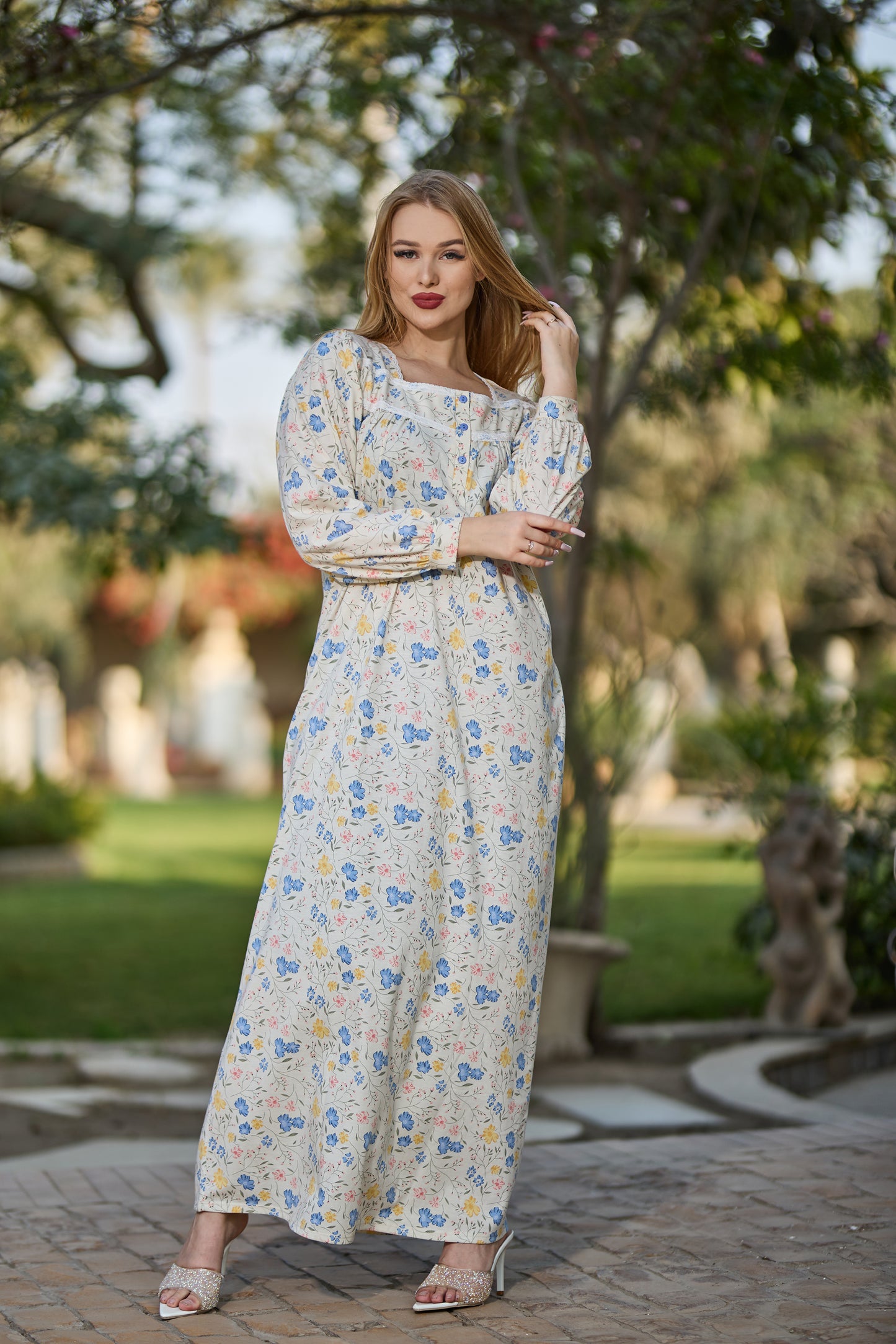 (موديل: 1447 / 1547) عباية نسائية بأكمام طويلة